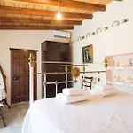Olympia Traditional Apartment