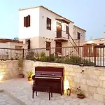 Olympia Traditional
