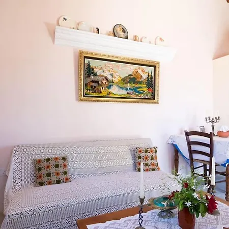 Olympia Traditional Apartment *