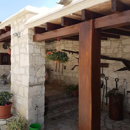 Olympia Traditional Apartment *