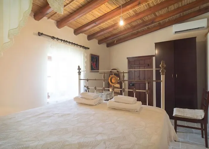 Olympia Traditional Lymbia